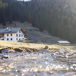 Rifugio Malga Ra Stua Lodge